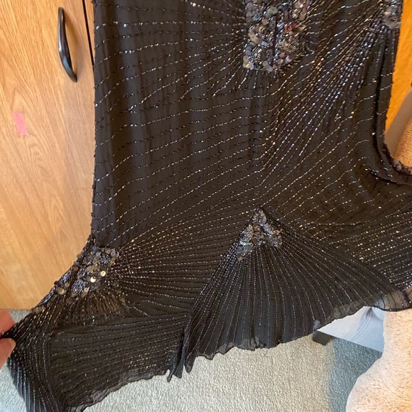 Black beaded evening or party dress hardly worn, open back with zipper - Picture 4 of 10